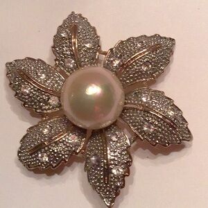 New Gold & Silver tone Pearl Pin. Sprinkled with clear crystals. 2” x2”